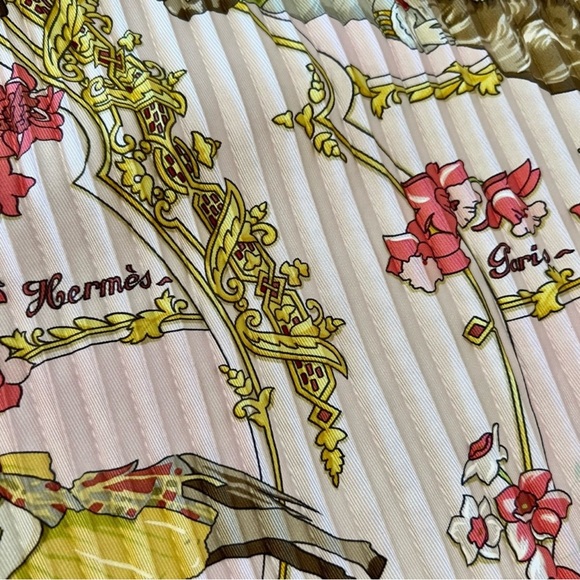 Hermes Authentic Rare Les Patits Princes Plisse Scarf - Picture 9 of 11
